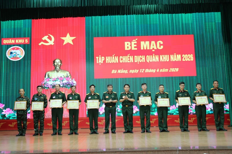 Quân khu 5 bế mạc tập huấn chiến dịch năm 2026 Quân khu 5 bế mạc tập huấn chiến dịch năm 2026