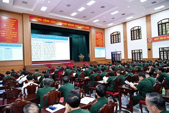 Quân khu 9 thông báo nhanh kết quả Hội nghị lần thứ 2 Ban Chấp hành Trung ương khóa XIV Quân khu 9 thông báo nhanh kết quả Hội nghị lần thứ 2 Ban Chấp hành Trung ương khóa XIV