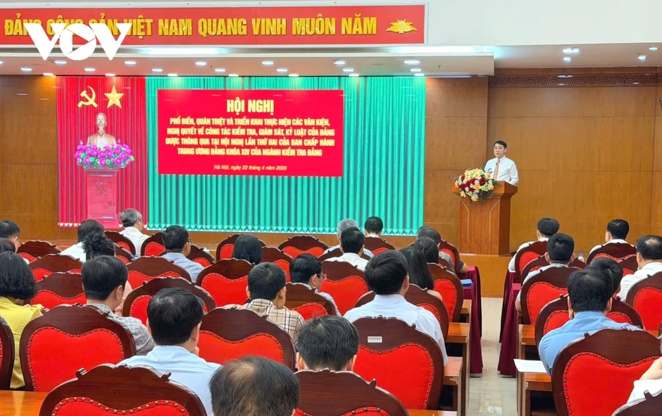 Quán triệt các văn kiện, nghị quyết về kiểm tra, giám sát, kỷ luật của Đảng Quán triệt các văn kiện, nghị quyết về kiểm tra, giám sát, kỷ luật của Đảng