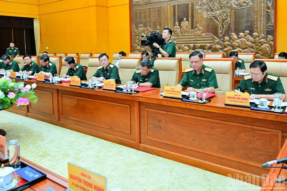 Quân ủy Trung ương tiếp tục xem xét thông qua một số nội dung quan trọng Quân ủy Trung ương tiếp tục xem xét thông qua một số nội dung quan trọng