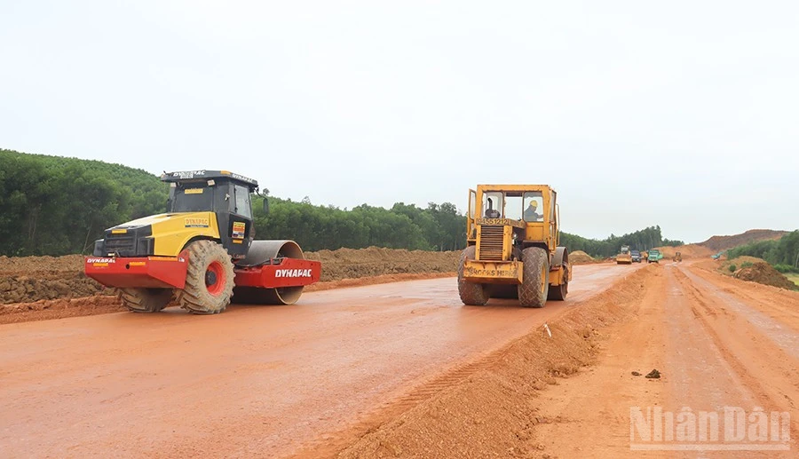 Quảng Ngãi cần định hình rõ các cực tăng trưởng, hành lang kinh tế và không gian phát triển mới Quảng Ngãi cần định hình rõ các cực tăng trưởng, hành lang kinh tế và không gian phát triển mới