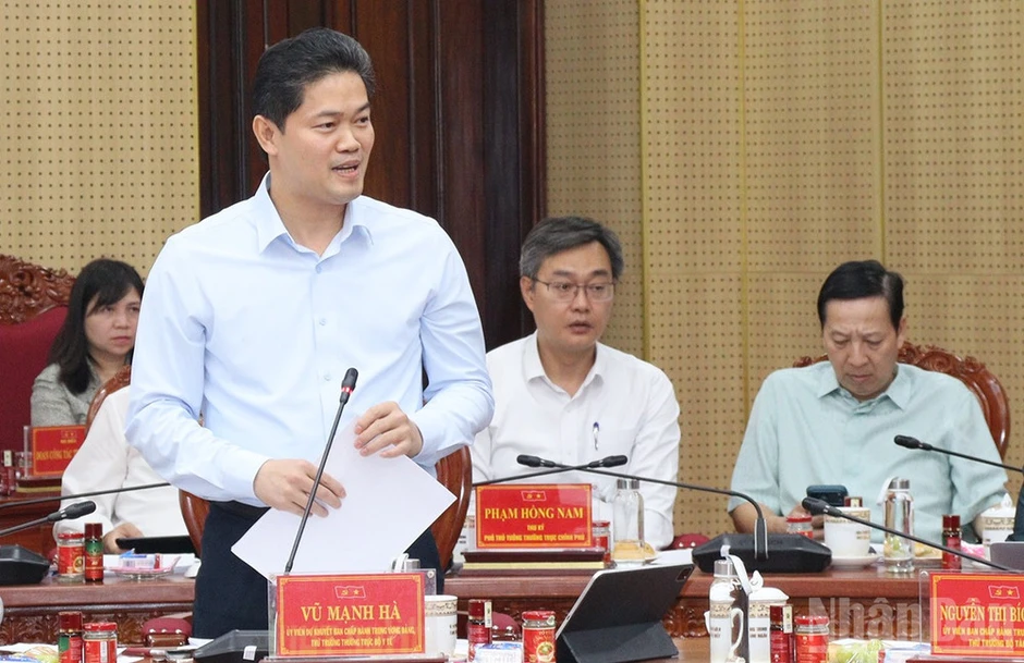 Quảng Ngãi cần định hình rõ các cực tăng trưởng, hành lang kinh tế và không gian phát triển mới Quảng Ngãi cần định hình rõ các cực tăng trưởng, hành lang kinh tế và không gian phát triển mới