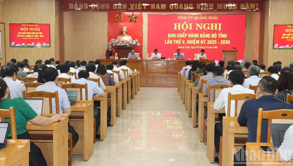 Quảng Ngãi: Nhiều chuyển biến trong việc khắc phục điểm nghẽn và nhóm vấn đề lớn Quảng Ngãi: Nhiều chuyển biến trong việc khắc phục điểm nghẽn và nhóm vấn đề lớn