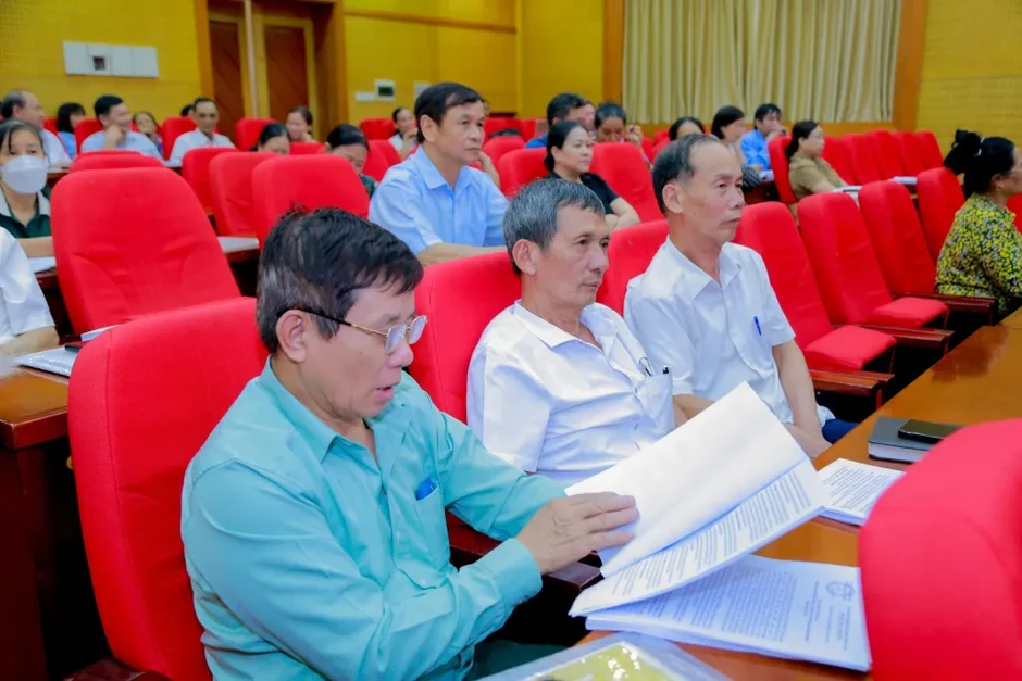 Quảng Ninh khẩn trương lấy ý kiến nhân dân về thành lập thành phố trực thuộc Trung ương Quảng Ninh khẩn trương lấy ý kiến nhân dân về thành lập thành phố trực thuộc Trung ương