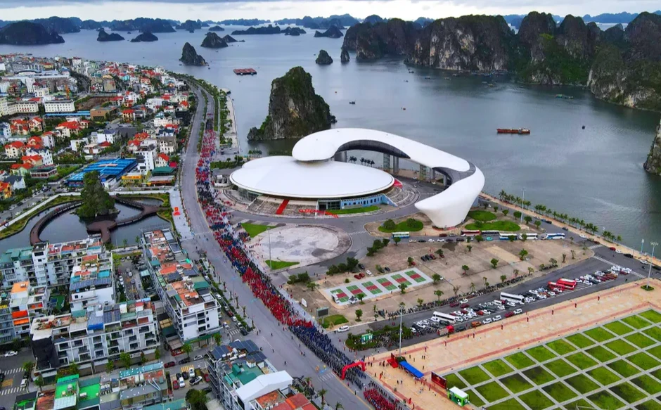 Quảng Ninh khẩn trương lấy ý kiến nhân dân về thành lập thành phố trực thuộc Trung ương Quảng Ninh khẩn trương lấy ý kiến nhân dân về thành lập thành phố trực thuộc Trung ương