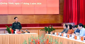 Quảng Ninh phát triển kinh tế-xã hội phải gắn với bảo đảm vững chắc quốc phòng, giữ vững biên giới, biển đảo