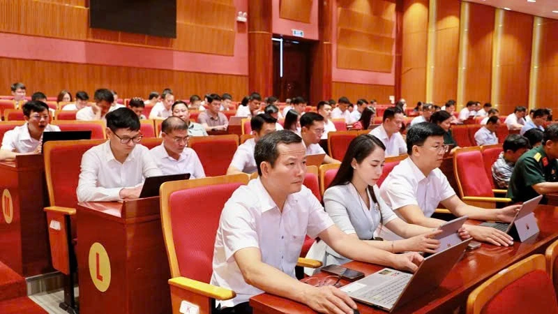 Quảng Ninh sơ kết 1 năm vận hành bộ máy của hệ thống chính trị và chính quyền địa phương 2 cấp Quảng Ninh sơ kết 1 năm vận hành bộ máy của hệ thống chính trị và chính quyền địa phương 2 cấp
