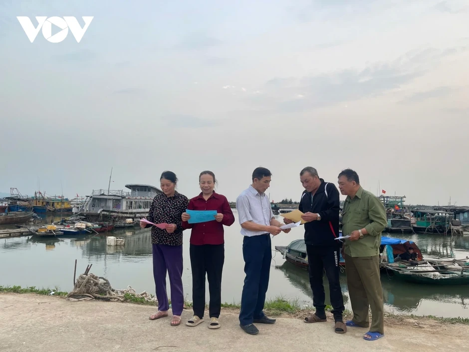 Quảng Ninh: Tuyên truyền bầu cử tới ngư dân, sẵn sàng cho ngày hội lớn