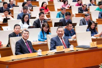 Quốc hội khai mạc Kỳ họp thứ 2, xem xét, thông qua 43 dự án luật và nghị quyết