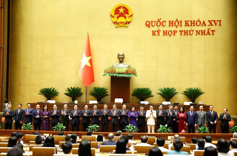 Quốc hội phê chuẩn 6 Phó Thủ tướng và các bộ trưởng, trưởng ngành