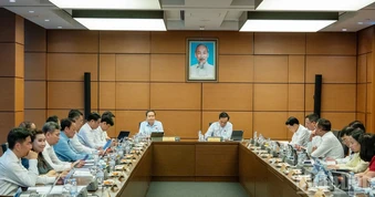 Quốc hội thảo luận dự án Luật sửa 9 luật về quân sự, quốc phòng