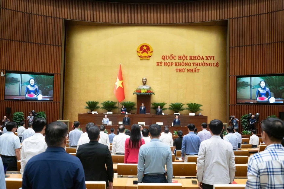 Quốc hội Việt Nam dành phút mặc niệm Chủ tịch Quốc hội Lào Saysomphone Phomvihane