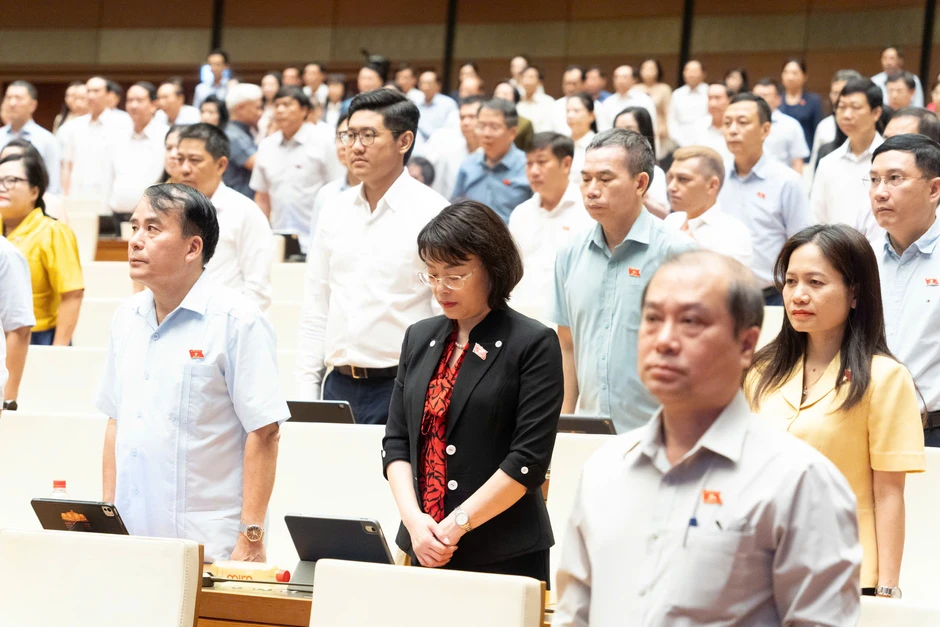 Quốc hội Việt Nam mặc niệm tưởng nhớ Chủ tịch Quốc hội Lào Quốc hội Việt Nam mặc niệm tưởng nhớ Chủ tịch Quốc hội Lào