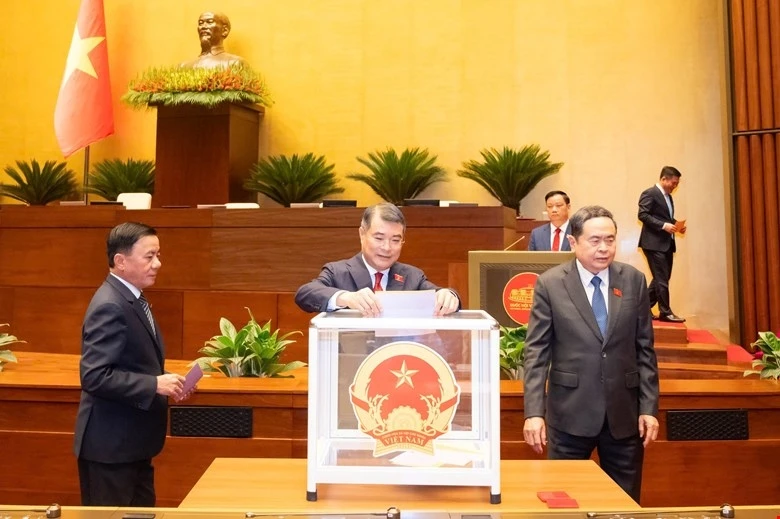 Quốc tế đánh giá tích cực việc Việt Nam kiện toàn bộ máy lãnh đạo Quốc tế đánh giá tích cực việc Việt Nam kiện toàn bộ máy lãnh đạo