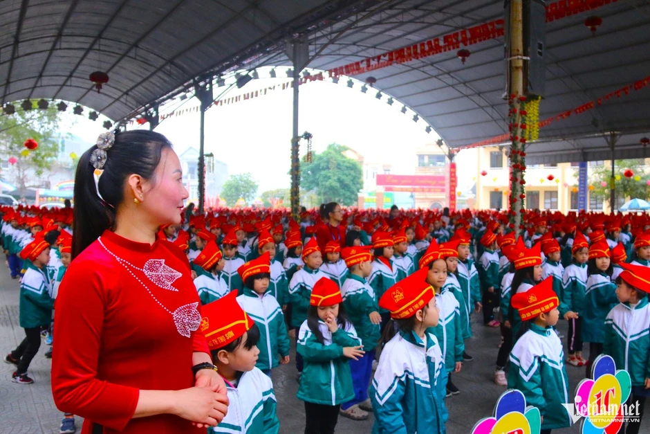 Quy định mới của Chính phủ về bố trí hiệu trưởng, phó hiệu trưởng dôi dư sau sáp nhập trường học Quy định mới của Chính phủ về bố trí hiệu trưởng, phó hiệu trưởng dôi dư sau sáp nhập trường học