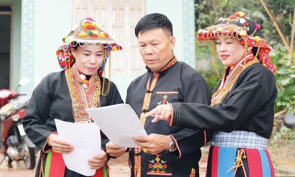 Quy trình bỏ phiếu bầu cử đại biểu Quốc hội khóa XVI và Hội đồng nhân dân các cấp Quy trình bỏ phiếu bầu cử đại biểu Quốc hội khóa XVI và Hội đồng nhân dân các cấp