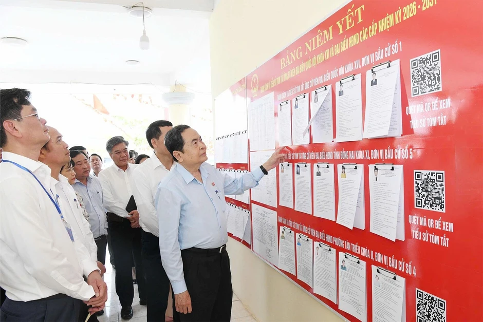 Quy trình bỏ phiếu bầu cử đại biểu Quốc hội khóa XVI và Hội đồng nhân dân các cấp Quy trình bỏ phiếu bầu cử đại biểu Quốc hội khóa XVI và Hội đồng nhân dân các cấp