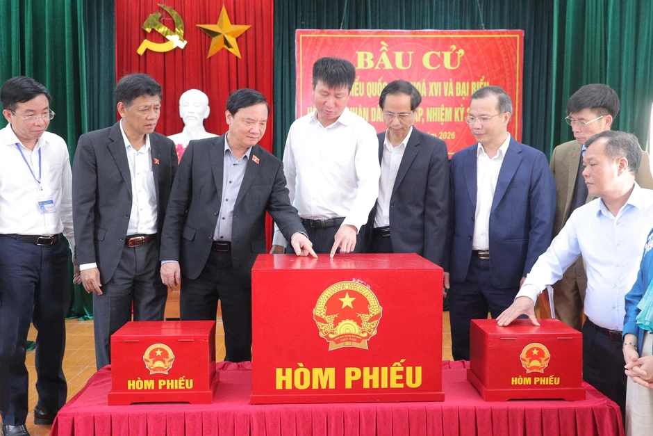 Quy trình bỏ phiếu bầu cử đại biểu Quốc hội khóa XVI và Hội đồng nhân dân các cấp Quy trình bỏ phiếu bầu cử đại biểu Quốc hội khóa XVI và Hội đồng nhân dân các cấp