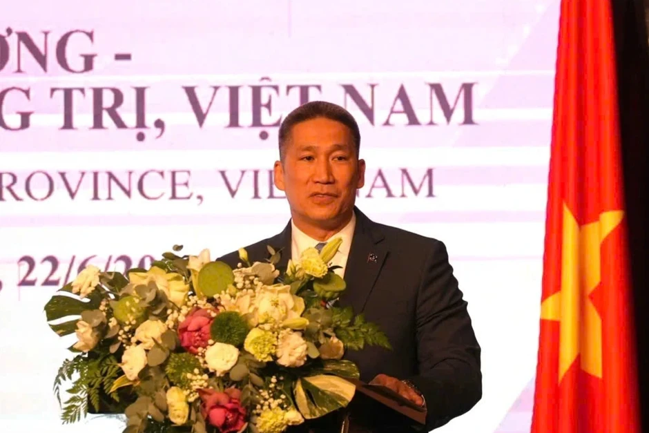Quyền Bộ trưởng Bộ Hải quân Hoa Kỳ đến Quảng Trị Quyền Bộ trưởng Bộ Hải quân Hoa Kỳ đến Quảng Trị