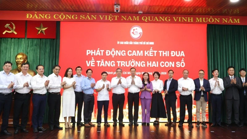 Quyết tâm bứt phá trong 6 tháng cuối năm để đạt mục tiêu tăng trưởng hai con số Quyết tâm bứt phá trong 6 tháng cuối năm để đạt mục tiêu tăng trưởng hai con số