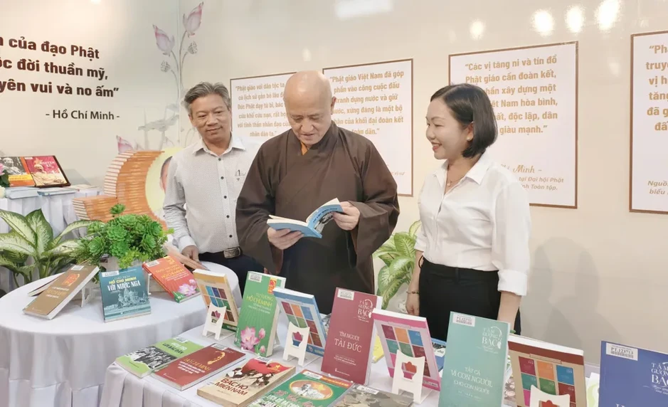 Ra mắt Không gian văn hóa Hồ Chí Minh tại các cơ sở tôn giáo Ra mắt Không gian văn hóa Hồ Chí Minh tại các cơ sở tôn giáo