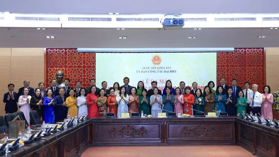 Ra mắt nhóm đại biểu Quốc hội hoạt động chuyên trách ở địa phương khóa XVI Ra mắt nhóm đại biểu Quốc hội hoạt động chuyên trách ở địa phương khóa XVI