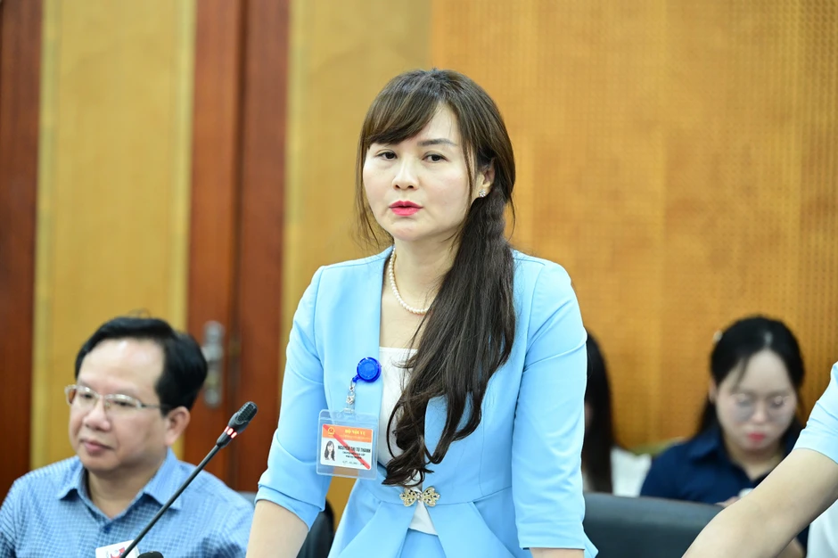 Rà soát, bố trí lại đội ngũ cán bộ công chức cấp xã, giảm số lượng thôn, tổ dân phố Rà soát, bố trí lại đội ngũ cán bộ công chức cấp xã, giảm số lượng thôn, tổ dân phố