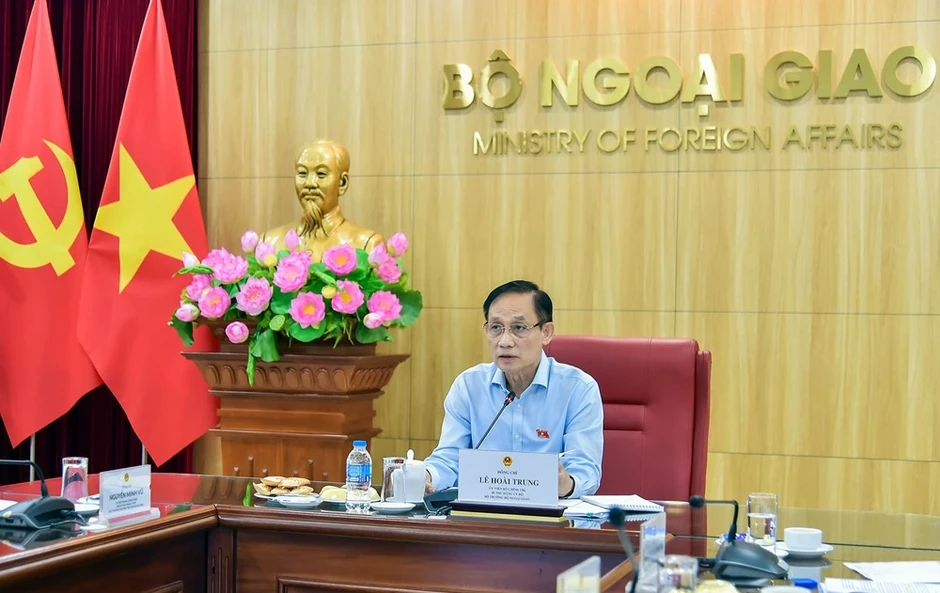 Rà soát, đôn đốc việc thực hiện các cam kết và thỏa thuận quốc tế Rà soát, đôn đốc việc thực hiện các cam kết và thỏa thuận quốc tế