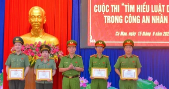 Rèn trí tuệ trên “thao trường” không tiếng súng
