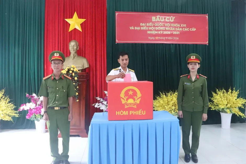 Sáng nay, cử tri đảo Hòn Khoai và Hòn Chuối bầu cử sớm Sáng nay, cử tri đảo Hòn Khoai và Hòn Chuối bầu cử sớm