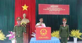 Sáng nay, cử tri đảo Hòn Khoai và Hòn Chuối bầu cử sớm