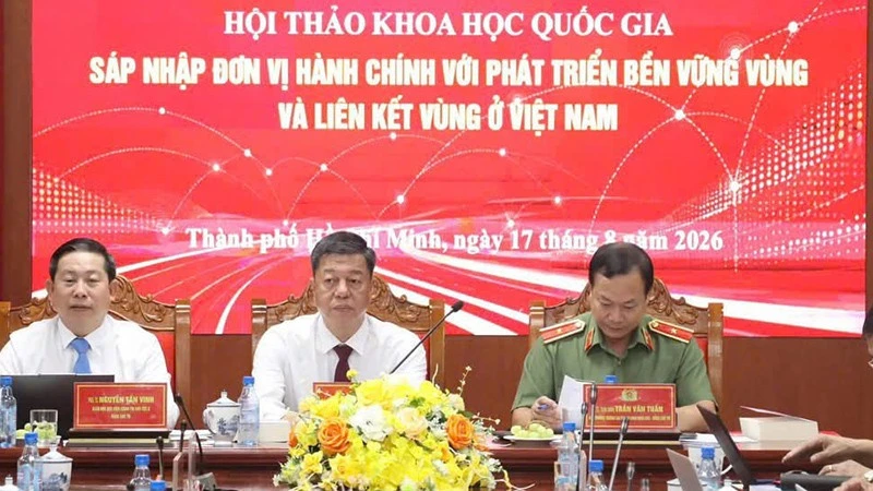 Sắp xếp đơn vị hành chính cần gắn liền với yêu cầu tổ chức lại không gian phát triển Sắp xếp đơn vị hành chính cần gắn liền với yêu cầu tổ chức lại không gian phát triển