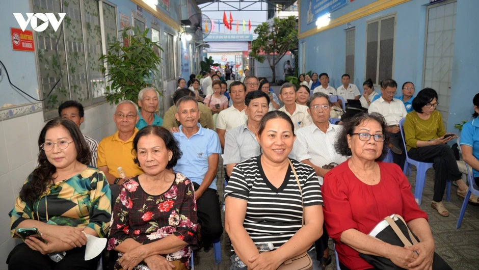Sắp xếp khu phố tại TP.HCM: Người về hưu không buông lơi trách nhiệm Sắp xếp khu phố tại TP.HCM: Người về hưu không buông lơi trách nhiệm
