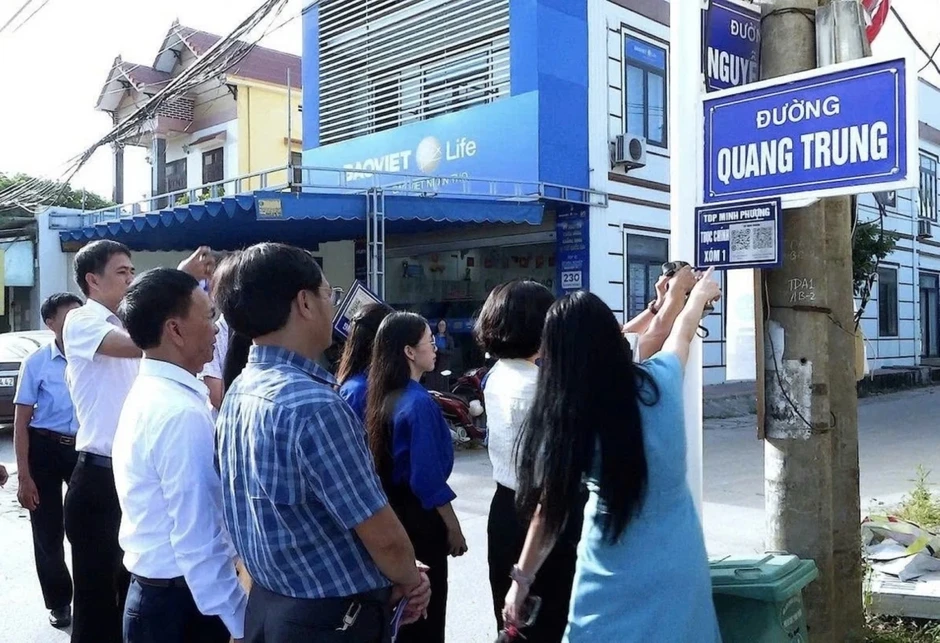 Sắp xếp thôn, tổ dân phố, hướng đến xây dựng thôn số, cộng đồng số Sắp xếp thôn, tổ dân phố, hướng đến xây dựng thôn số, cộng đồng số