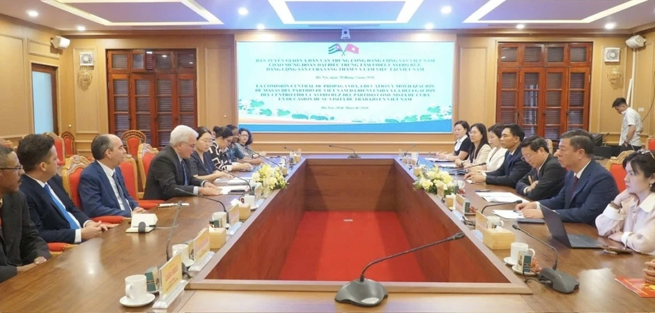 Sắp xuất bản tuyển tập các tác phẩm của Lãnh tụ cách mạng Cuba Fidel Castro Ruz Sắp xuất bản tuyển tập các tác phẩm của Lãnh tụ cách mạng Cuba Fidel Castro Ruz