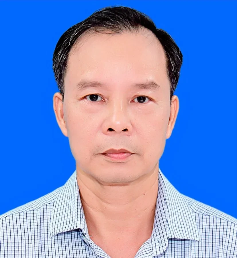 Sát thực tiễn và làm chủ không gian mạng