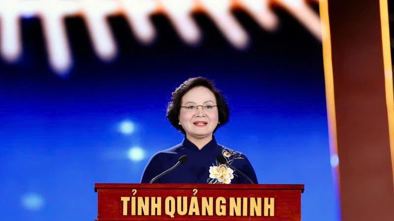 Sâu lắng Chương trình nghệ thuật đặc biệt “Mãi mãi tuổi 20”