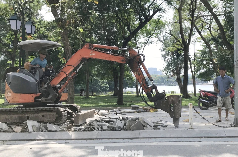 Sở Xây dựng Hà Nội nói gì về tình trạng vỉa hè hay ‘đào lên lấp xuống’? Sở Xây dựng Hà Nội nói gì về tình trạng vỉa hè hay ‘đào lên lấp xuống’?
