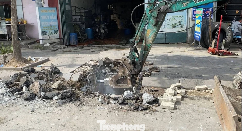 Sở Xây dựng Hà Nội nói gì về tình trạng vỉa hè hay ‘đào lên lấp xuống’? Sở Xây dựng Hà Nội nói gì về tình trạng vỉa hè hay ‘đào lên lấp xuống’?