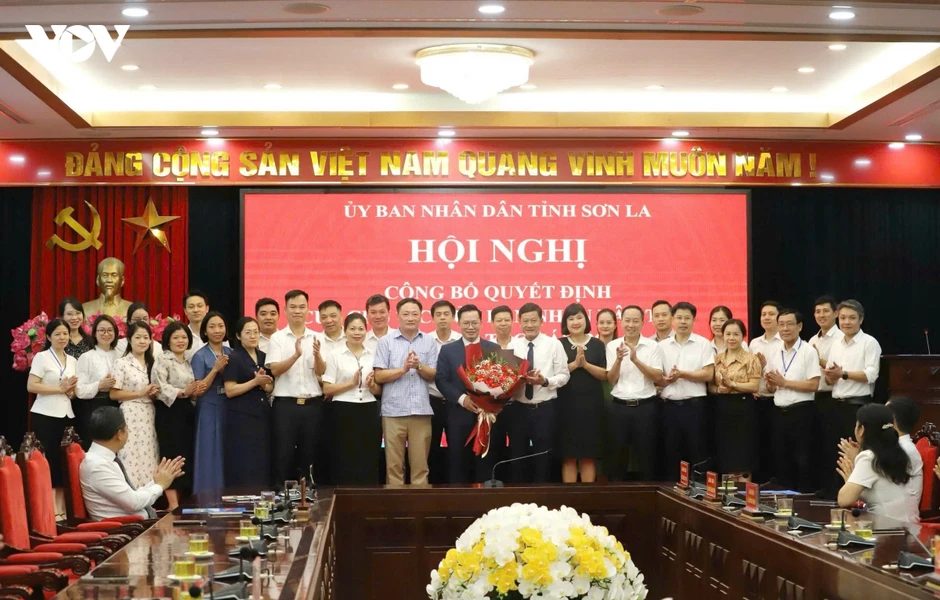 Sơn La công bố các quyết định về công tác cán bộ Sơn La công bố các quyết định về công tác cán bộ