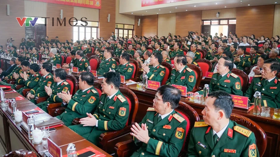 Sư đoàn 316 đón nhận danh hiệu Anh hùng Lực lượng vũ trang Nhân dân lân thứ 2 Sư đoàn 316 đón nhận danh hiệu Anh hùng Lực lượng vũ trang Nhân dân lân thứ 2