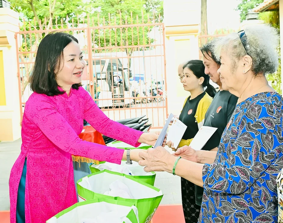 Sự thụ hưởng của nhân dân là nền tảng Sự thụ hưởng của nhân dân là nền tảng
