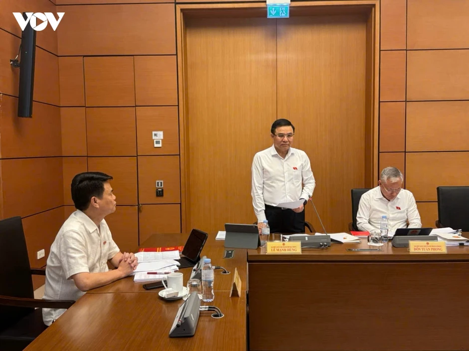 Sửa Luật Dầu khí: ĐBQH đề nghị rà soát cơ chế quản lý vốn nhà nước tại PVN Sửa Luật Dầu khí: ĐBQH đề nghị rà soát cơ chế quản lý vốn nhà nước tại PVN