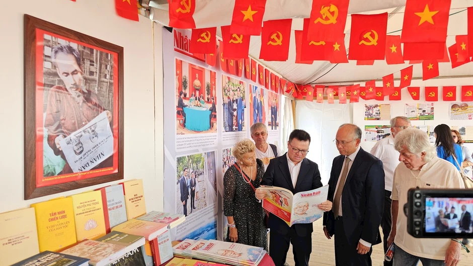 Sức hút độc đáo của hội báo L'Humanité và Avante Sức hút độc đáo của hội báo L'Humanité và Avante