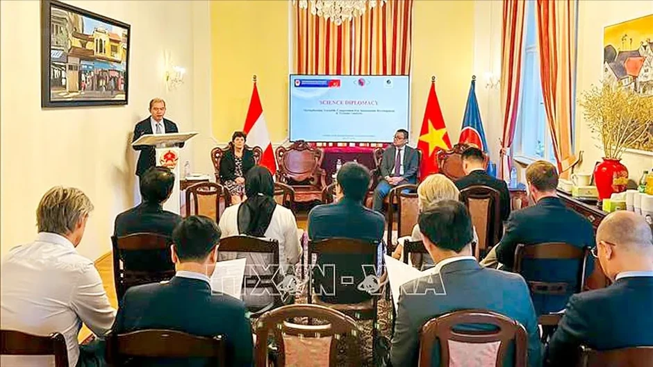 Tầm nhìn chiến lược và tâm thế mới của đối ngoại Việt Nam Tầm nhìn chiến lược và tâm thế mới của đối ngoại Việt Nam