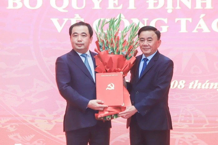 Tân Bí thư Thành ủy Hà Nội: Lấy sự hài lòng, hạnh phúc, bình an của người dân làm thước đo