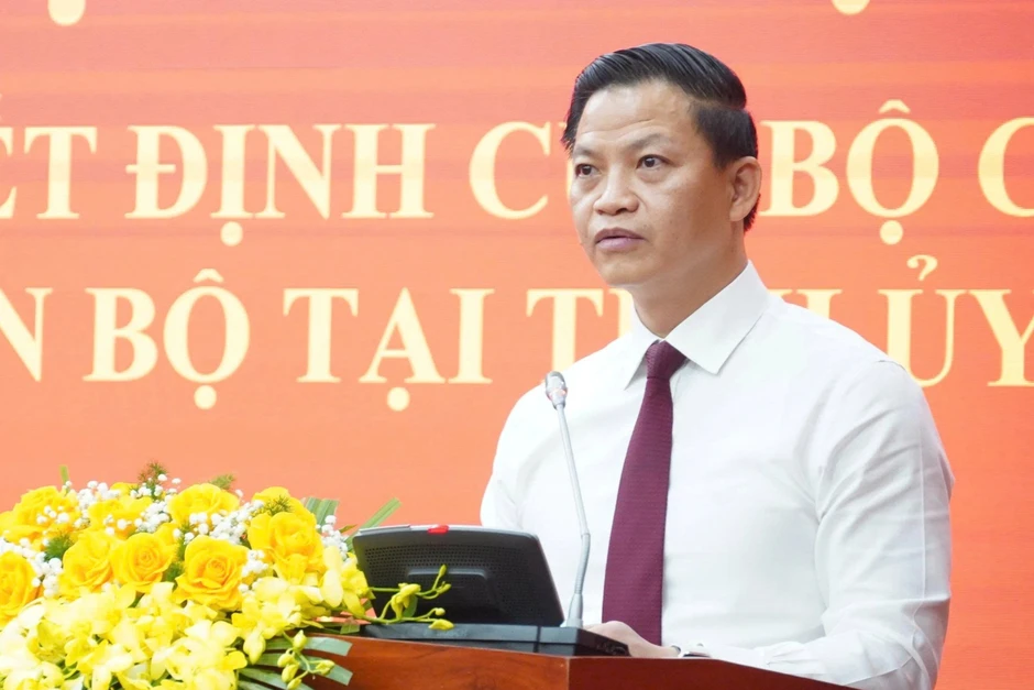 Tân Bí thư Tỉnh ủy Quảng Trị đề nghị không tổ chức đoàn thăm hỏi, chúc mừng Tân Bí thư Tỉnh ủy Quảng Trị đề nghị không tổ chức đoàn thăm hỏi, chúc mừng