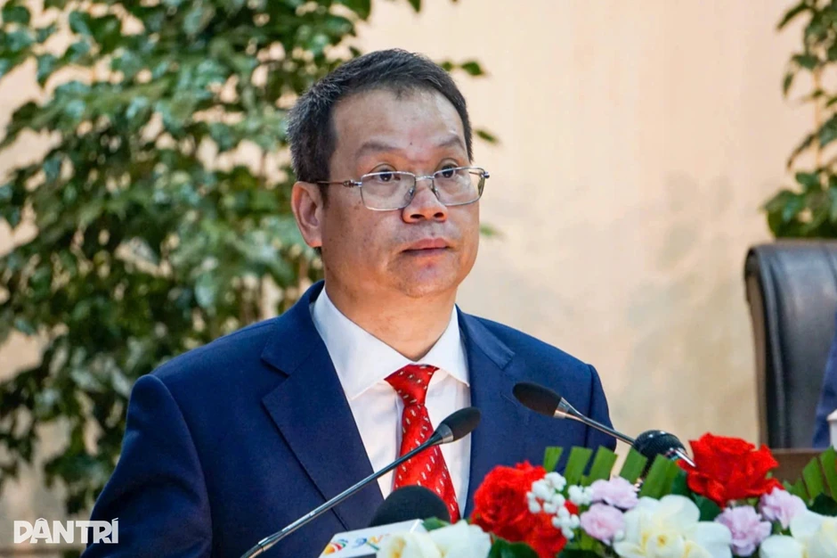 Tân Chủ tịch UBND thành phố Đà Nẵng nói về "6 làm", "3 đáng" Tân Chủ tịch UBND thành phố Đà Nẵng nói về "6 làm", "3 đáng"