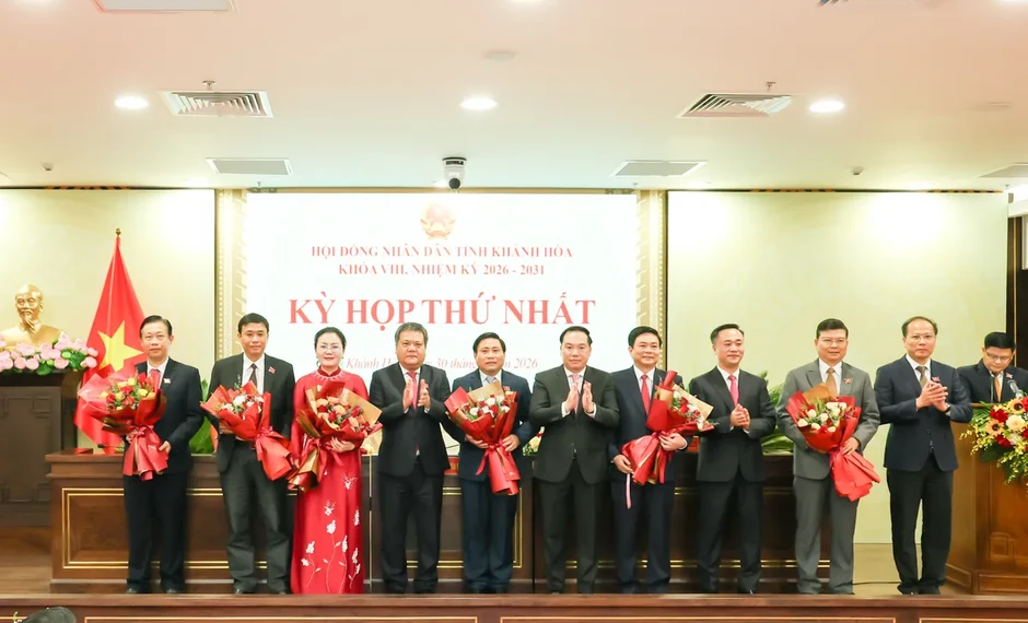 Tân Chủ tịch UBND tỉnh Khánh Hòa: Chủ động triển khai các nhiệm vụ chiến lược mới Tân Chủ tịch UBND tỉnh Khánh Hòa: Chủ động triển khai các nhiệm vụ chiến lược mới
