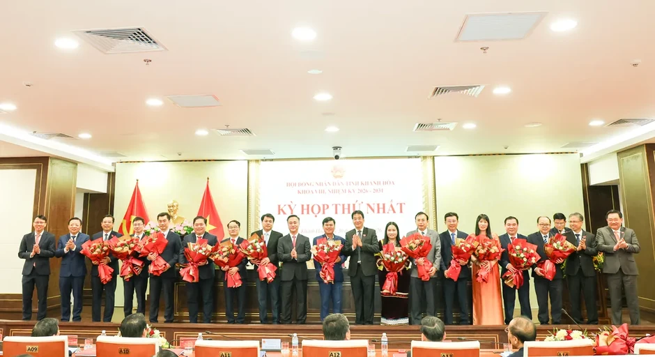 Tân Chủ tịch UBND tỉnh Khánh Hòa: Chủ động triển khai các nhiệm vụ chiến lược mới Tân Chủ tịch UBND tỉnh Khánh Hòa: Chủ động triển khai các nhiệm vụ chiến lược mới